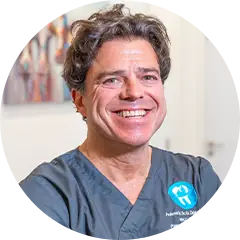 Prof. Dr. Dr. Dr. Christoph Mike Ziegler, Facharzt für Mund-, Kiefer- und Gesichtschirurgie sowie Plastische und Ästhetische Chirurgie