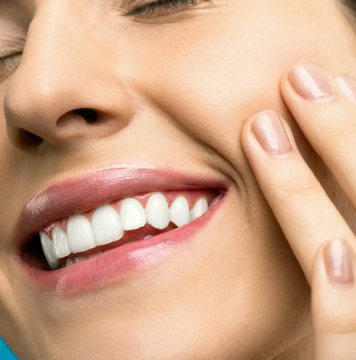 Strahlendes Lächeln mit Veneers